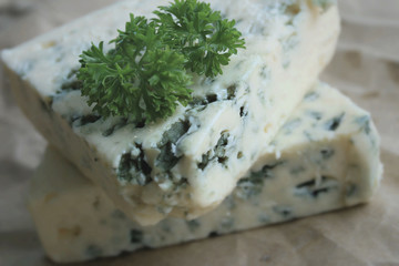 blue cheese with parsley