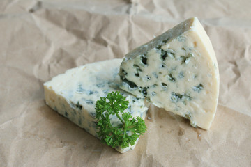 blue cheese with parsley
