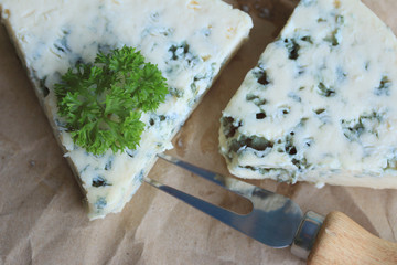blue cheese with parsley
