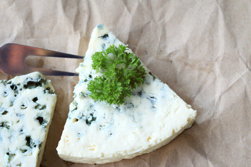 blue cheese with parsley