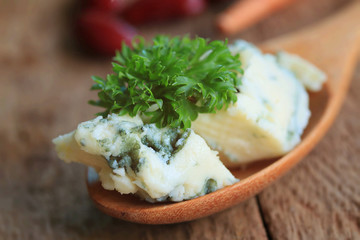 blue cheese with parsley