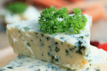 blue cheese with parsley