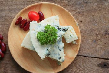 blue cheese with parsley