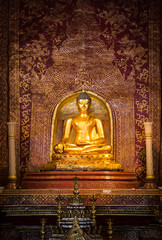 Obraz premium Over 300 year old Buddha statue in Thailand.