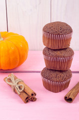 Muffins, pumpkin and cinnamon