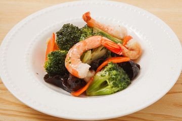 海老とブロッコリーの塩炒め