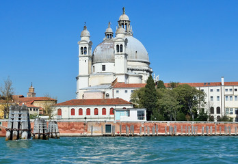 Fototapeta na wymiar Basilica Santa Maria della Salute and Grand Canal