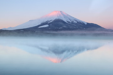 Fototapeta na wymiar 富士山と山中湖