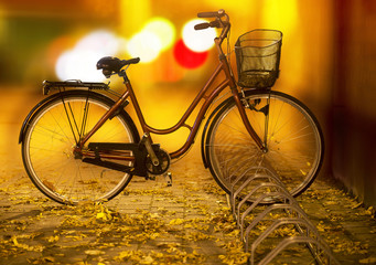 Fototapeta na wymiar Bike on autumn evening