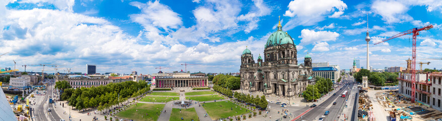 View of Berlin Cathedral © Sergii Figurnyi
