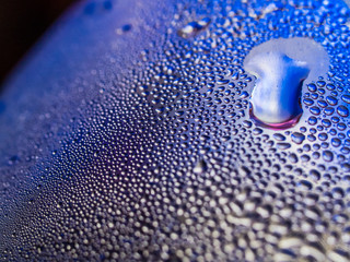Spritzig blau