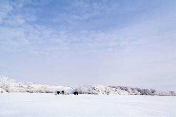 Fototapeta na wymiar frozen lake with snow