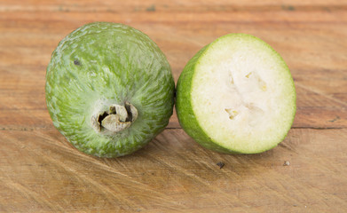 Feijoa deliciosa fruta - Acca sellowiana