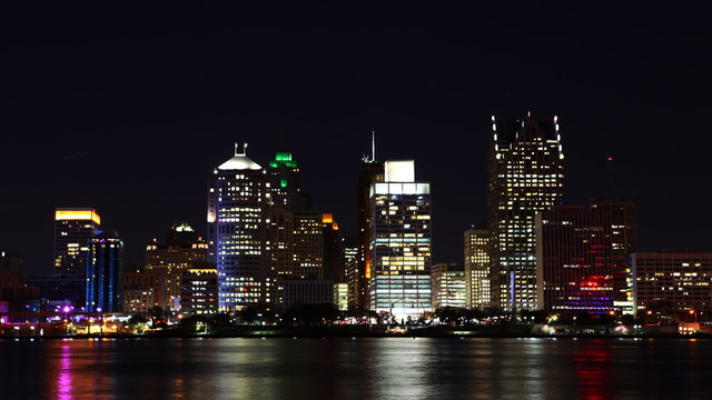 4K UltraHD Timelapse of the Detroit skyline at night