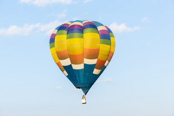 Fototapeta premium Hot air balloon with blue sky background