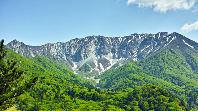 「大山北壁」の写真素材 | 279件の無料イラスト画像 | Adobe Stock