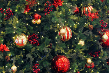 Obraz na płótnie Canvas Christmas decor on tree with lights