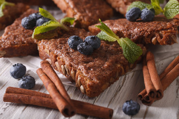 cinnamon toast with mint and blueberries macro. Horizontal
