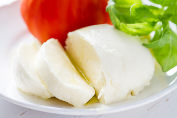 Tomato mazzarella, basil