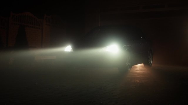the car switch on xenon headlights at night