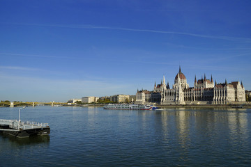 Obraz premium Parlamentsgebäude in Budapest