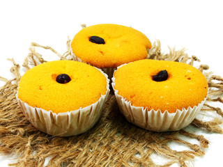 sponge cake with raisin