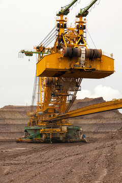 Huge coal mining coal machine