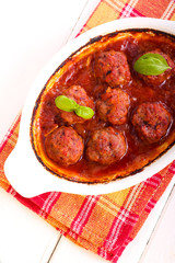 Meatballs in tomato sauce