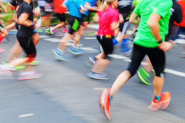 Marathonläufer in Bewegungsunschärfe