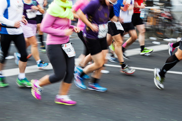 Marathonläufer in Bewegungsunschärfe