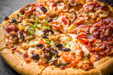 ミックスピザ　 Mixture pizza Italian food overlook