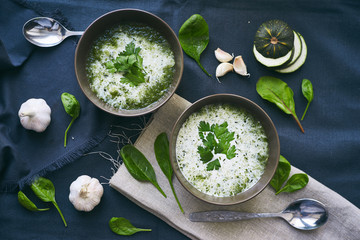 Soup with spinach and garlic
