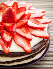 Chocolate cake with strawberries
