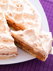Cake with vanilla frosting