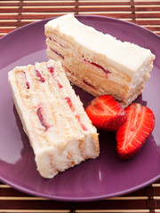 Vanilla cake with strawberry