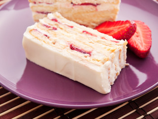 Vanilla cake with strawberry