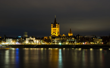 Fototapeta na wymiar Köln bei Nacht