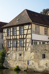 Fototapeta na wymiar Fachwerkhäuser an der Regnitz in Bamberg, Oberfranken, Deutschland
