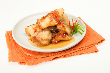 Fried fish fillet in spicy chilly sauce.