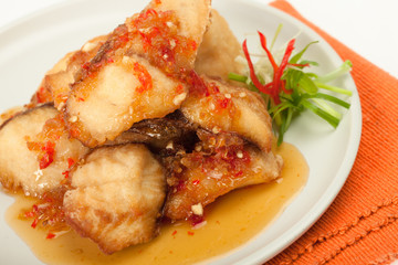 Fried fish fillet in spicy chilly sauce.