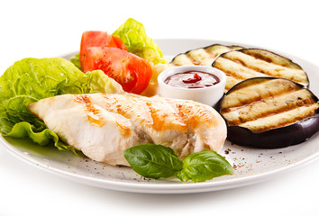 Grilled chicken fillet and vegetables
