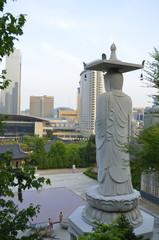 Naklejka premium Bongeunsa Buddhist Temple in Seoul, South Korea..