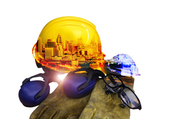 Construction engineers Use personal protective equipment For creative work safely.