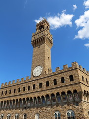 Obraz premium Old Palace with blue sky in Signoria square in Florence Italy