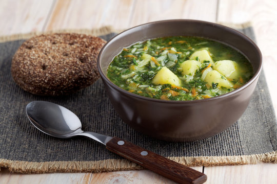Spinach soup and rye bread