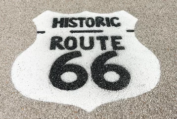 Papier Peint photo Lavable Route 66 Route 66 historique signe sur le parvis du garage Texaco restauré à