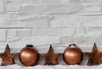 Weihnachtskugeln mit Sternen