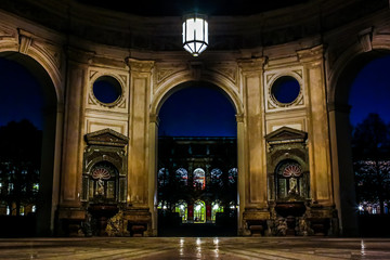 Obraz premium Dianatempel im Hofgarten (München) bei Nacht