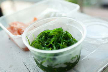 seaweed in the circle box