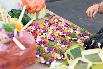 Canang Sari in Bali / Canang (Canang sari) is one of the daily offerings made by Balinese Hindus to thank the Sang Hyang Widhi Wasa in praise and prayer. 